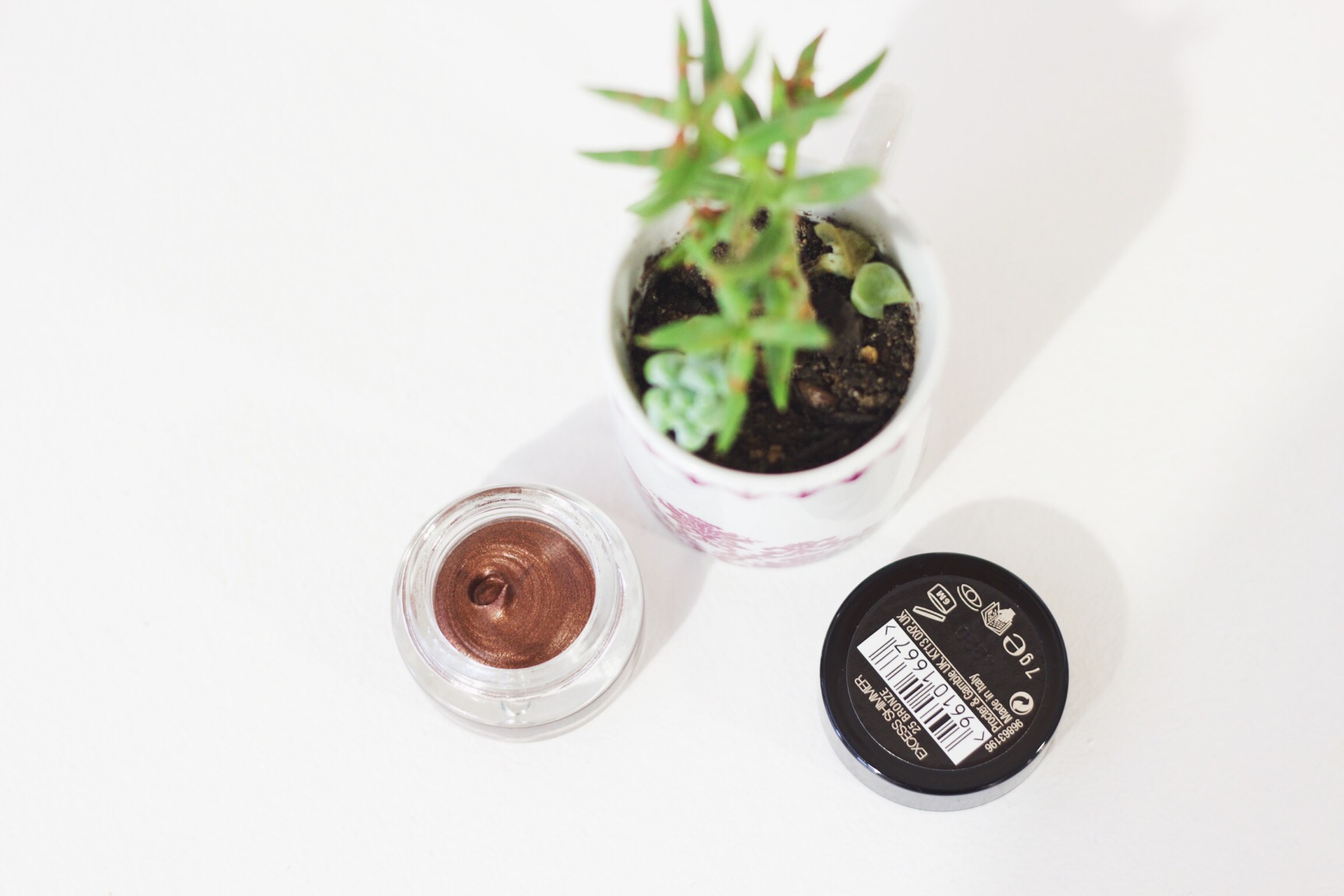 Max Factor Excess Shimmer eyeshadow in Bronze - review by south african beauty blogger