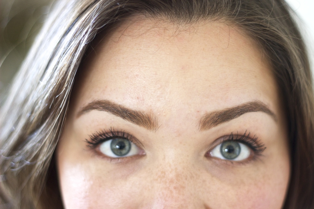 Beginners: How to fill in your brows naturally